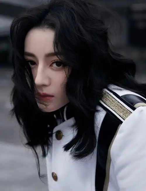 谁能拒绝一个现场看 秀的热巴!