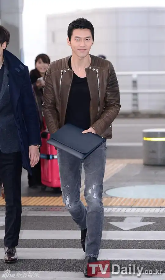 韩星玄彬亮相仁川机场,将赴台举办粉丝见面会