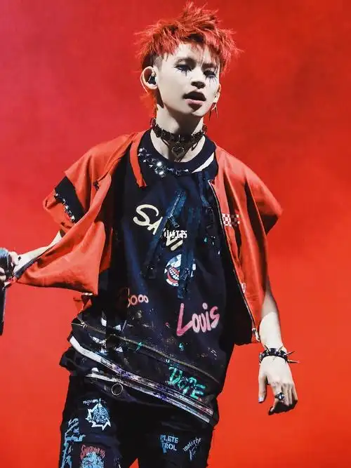 看看吧 看看小鬼的腹肌吧_腹肌_小鬼王琳凯_娱乐_明星娱乐资讯