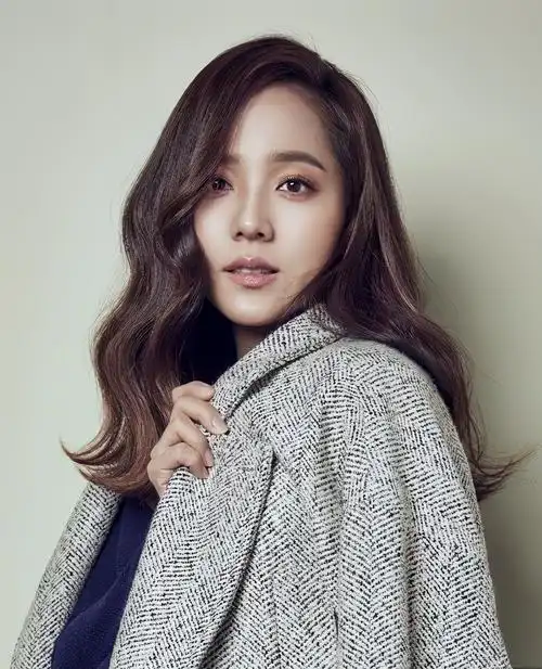 元祖精灵柳真:与朴容夏假戏真做成恋人,今嫁奇太映被宠成公主_手机