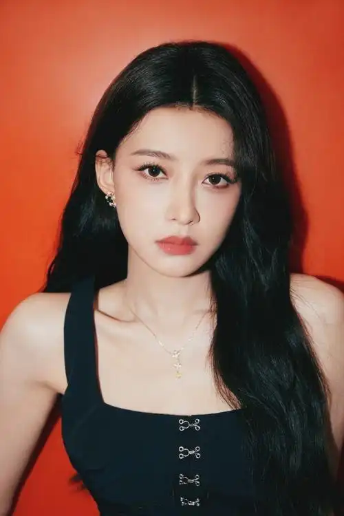 孙怡写真大片曝光 长发披肩气质满分_洛杉矶_新闻_华人头条