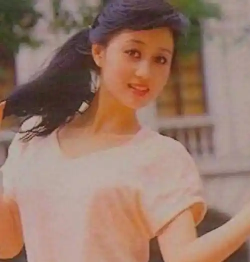 利智能让李连杰丢下发妻为她卖身还债她靠的绝不只是美貌而已2