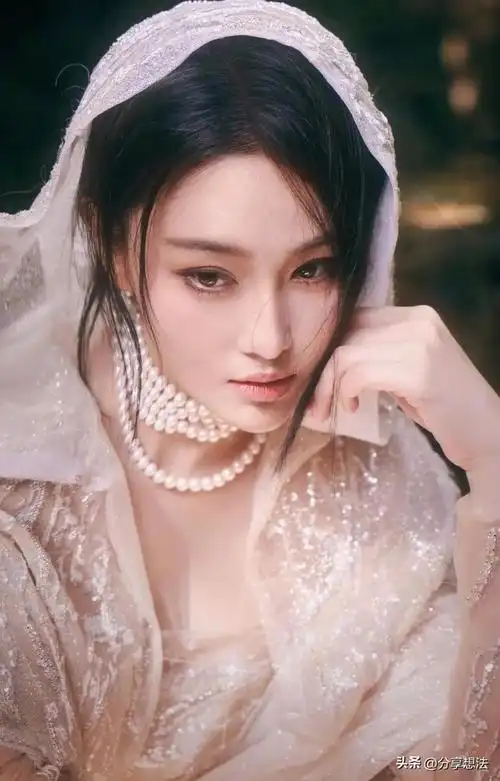 张馨予明星壁纸19