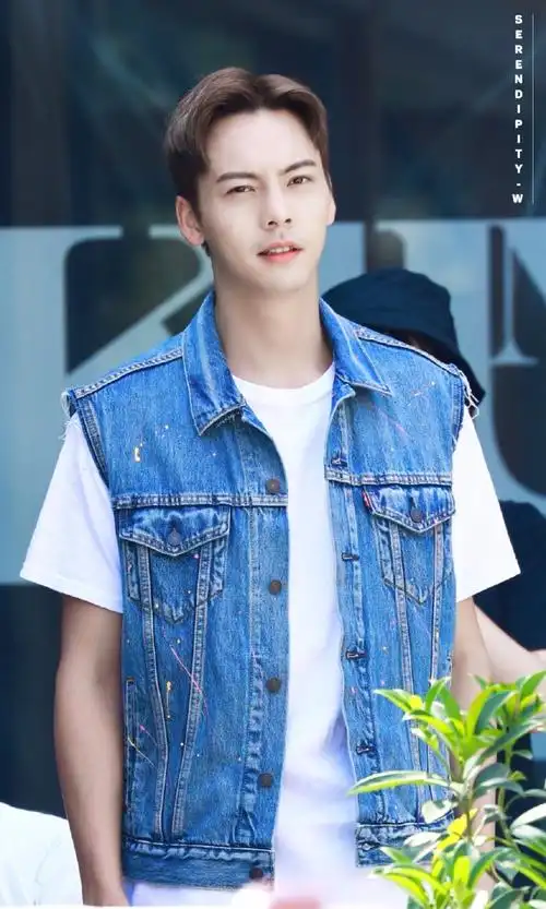 陈伟霆蓝色牛仔大片