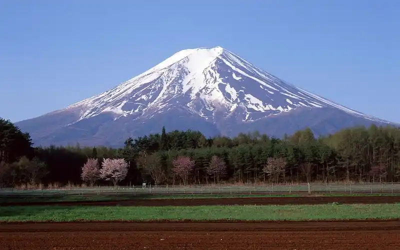 日本富士山高清风景图片桌面壁纸