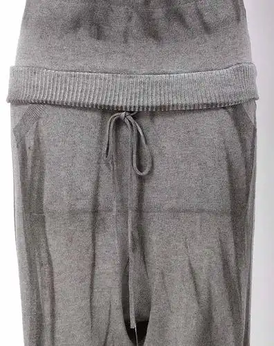 灰色针织吊裆裤