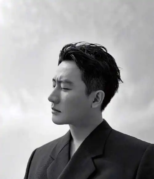 黄轩黑白质感时尚写真图片