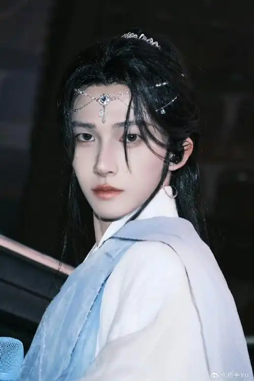 刘宇国风路走对了#从2021年参加《创造营2021》获得第一名至今,@刘宇