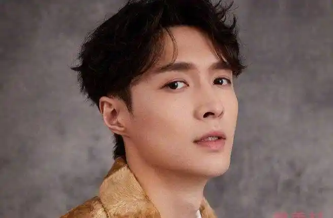 张艺兴手机锁屏是队友 具体详情细节曝光