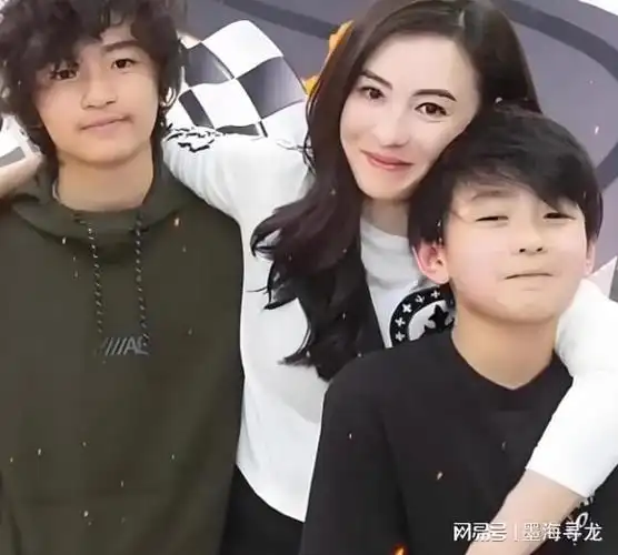 网传张柏芝16岁大儿子恋情,对象竟是46岁女教练,母亲回应被打脸|谢振