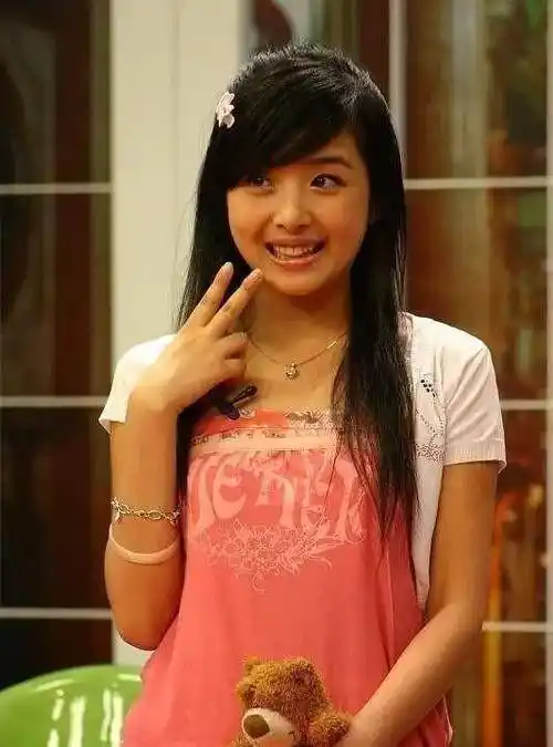 原创原创15岁出道辍学绯闻缠身消失的10年张含韵都经历了什么