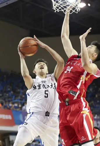 体育篮球cuba八强赛北京化工大学队晋级四强