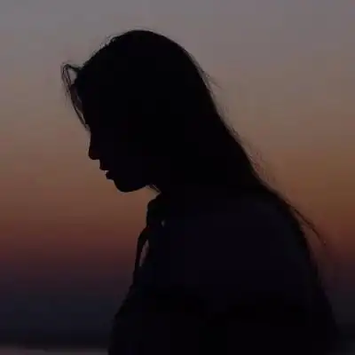 低调拥有成熟气质的新款情侣头像 简单轻熟风情侣微信头像2022_情侣头