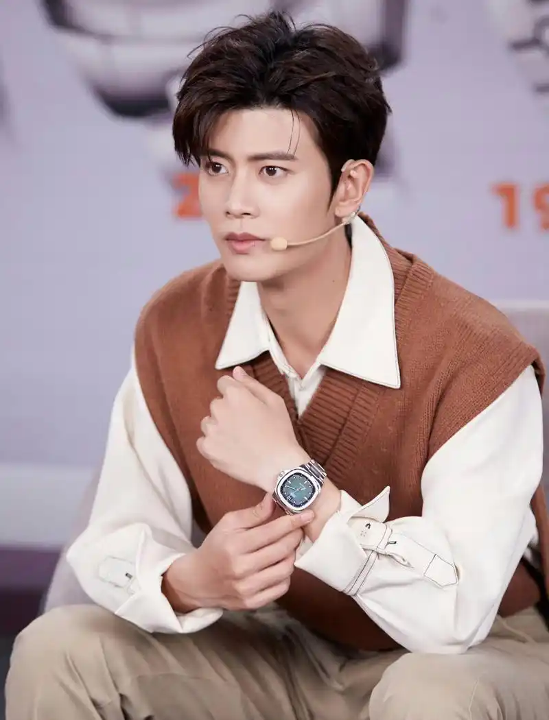 今日份的mido美度品牌代言人任嘉伦直播帅照000000#任嘉伦