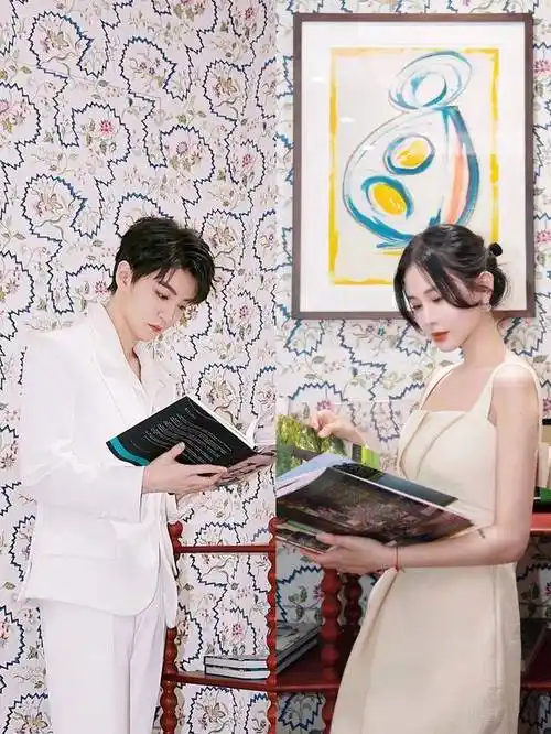 王俊凯与经纪人杨柳:真实关系揭秘,粉丝如何面对?_工作_发展_偶像