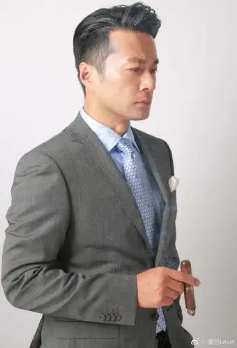 他30岁放弃高收入工作,踏足娱乐圈,真实出身你肯定想不到!