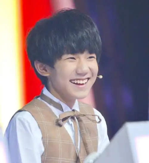 噗哈哈哈哈哈哈哈哈哈哈哈哈哈哈哈哈哈哈哈,王源儿你在笑啥啊