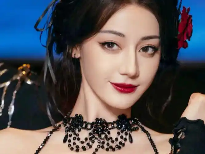 迪丽热巴 热巴开始推理吧2的妆造合集,每一套都好喜欢#开始推理吧2