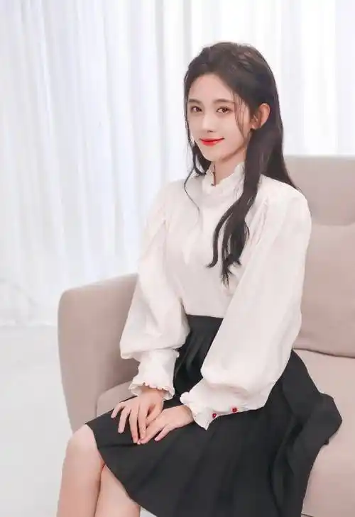 鞠婧祎,杨颖进娱乐圈后换了个人?还有他也是,果然风格很新的