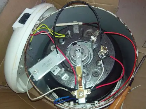 自己刚接的线请行家看一下!如果把您家电饭煲底部