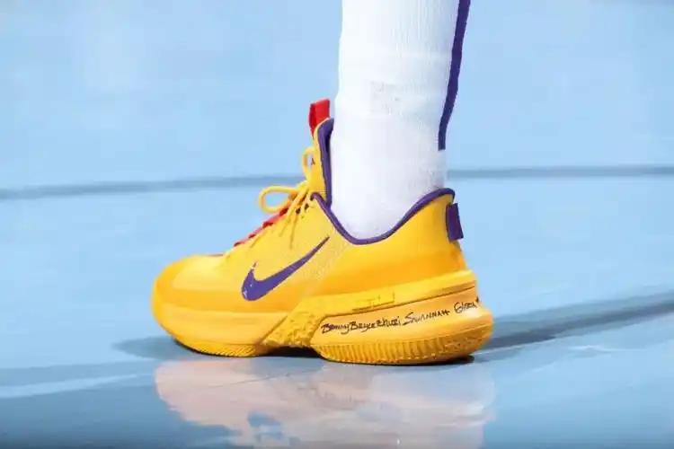 chicagobulls 公牛今日宣布正式与 stanley johnson (斯坦利·约翰逊)