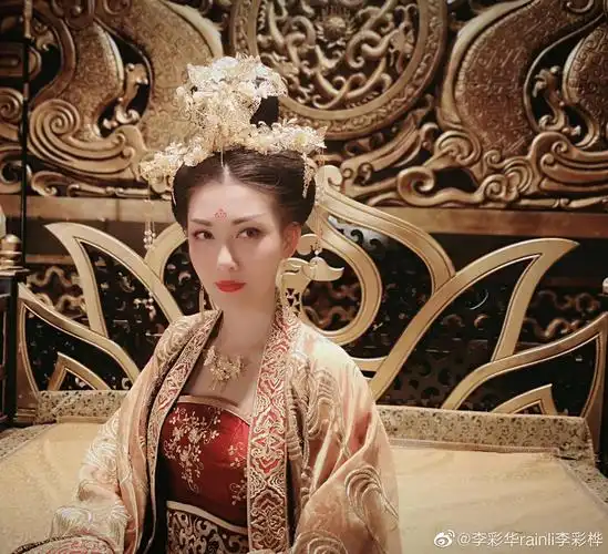 李彩桦脸崩了?被吐槽撞脸马景涛,"艾莉"不如"品如"会保养