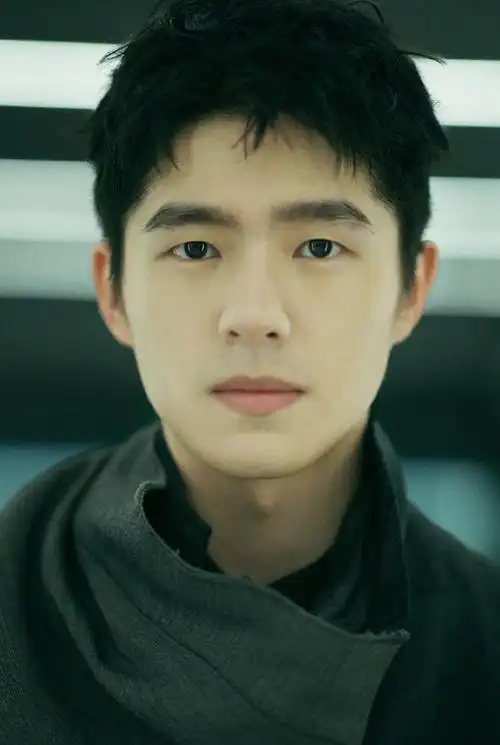 简介:刘昊然微博之夜帅气图片,分享一组刘昊然图片给大家,图中的明星