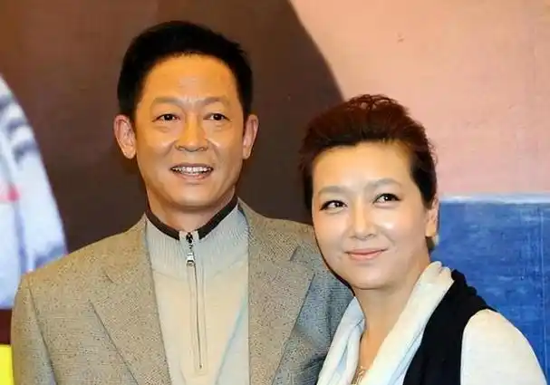 王志文,靳东都没娶到的江珊,为什么最后嫁给了平平无奇的他