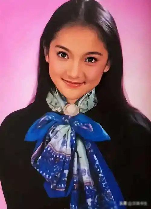 事实证明,49岁"无人敢娶"的周迅,已经走上了另一条道路!