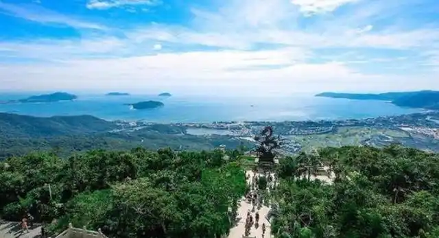 中国热带滨海旅游城市被称为东方夏威夷是当下的旅游胜地