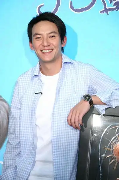 张震随时准备当爸爸 周润发做自己手下很爽(图)