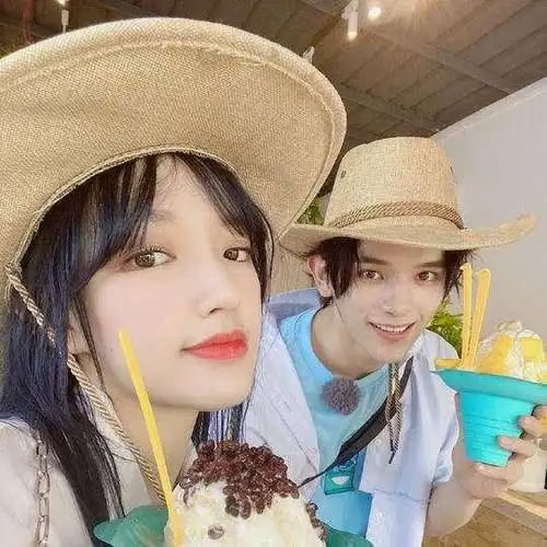 程潇晒男友视角照片,摄影师高调回应满意就好,重现偶像剧情节