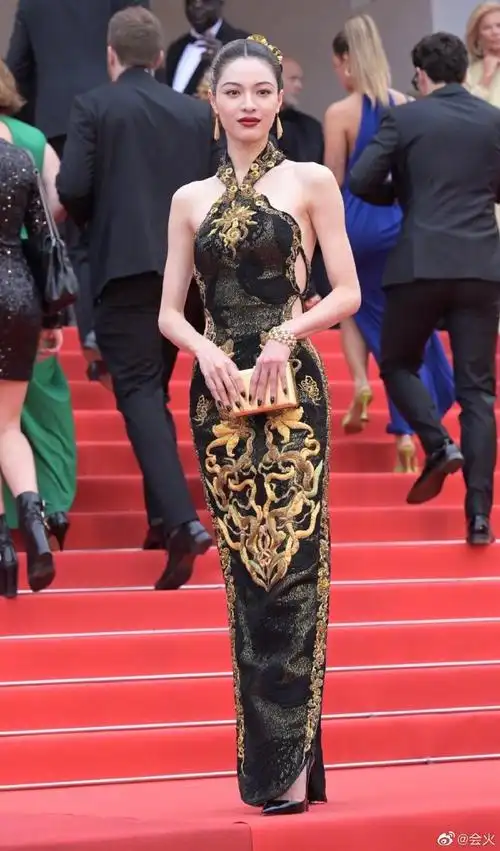 钟楚曦戛纳黑金旗袍##钟楚曦东方明艳大美人