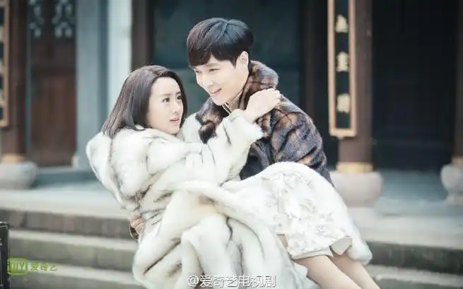 喜上眉梢,二爷张艺兴@努力努力再努力x 与丫头@袁冰妍 的公主抱,嘤嘤