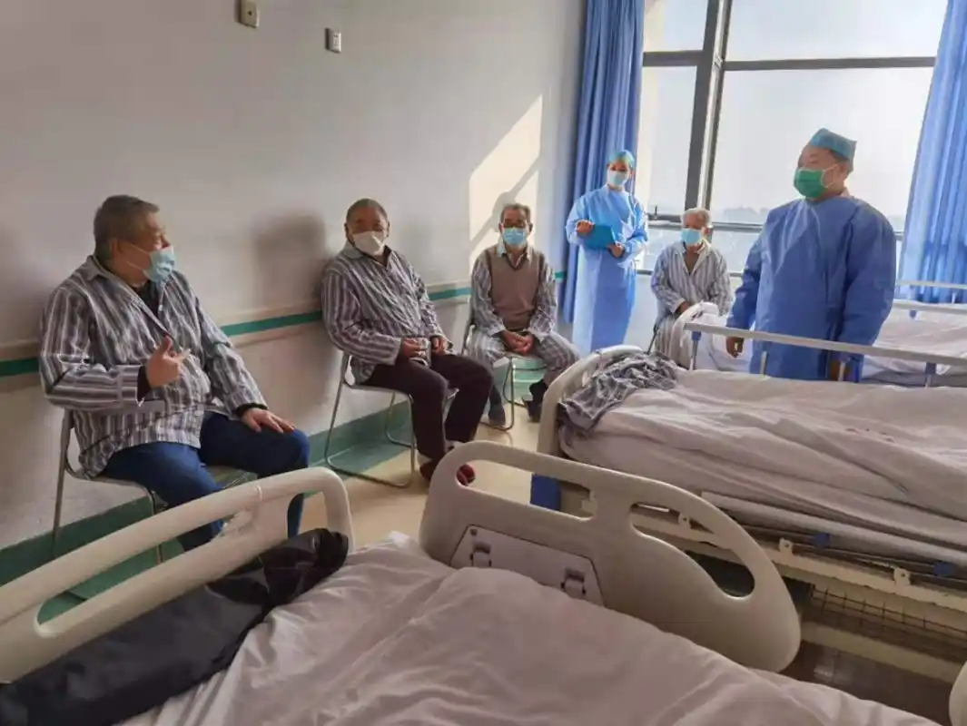 回家,回到亲人的怀抱,回到日常中!浦东医院今天零时解除闭环隔离