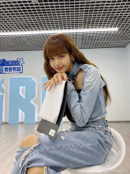 6月2日,据韩媒报道,blackpink成员lisa被组合前经纪人a某诈骗了10亿