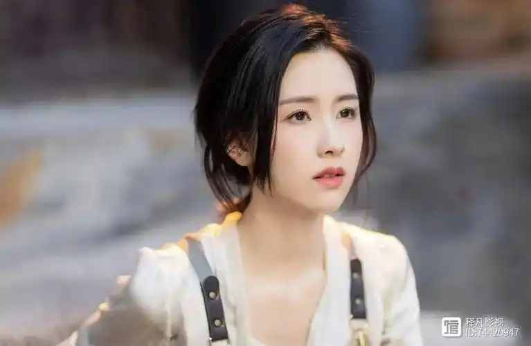 陈都灵邓为否认恋情美女被困横店疯狂客串意外赚大了