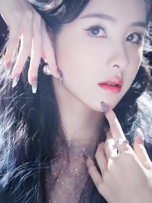 陈都灵唯美纱裙 白皙细腻肌肤修长美腿若隐若现 如梦似幻让人陶醉