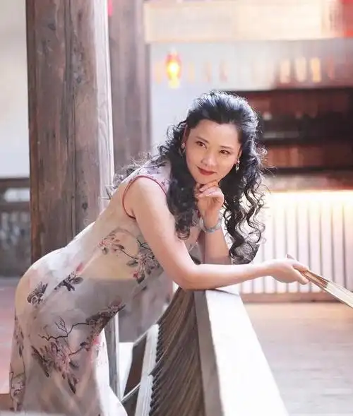 无惧岁月,优雅如画,除了吴彦姝,这十位大龄女星也越老气质越棒