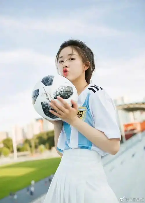 赵露思空气刘海旧照