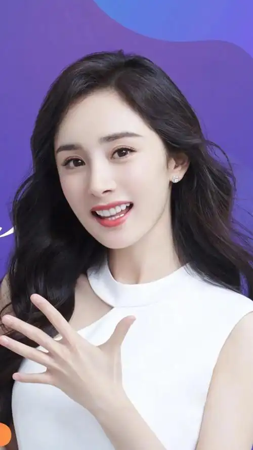 杨幂这一让,彻底暴露了"真实人品",难怪她会被嘉行"踢出局"