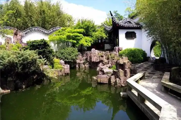 新中式别墅庭院景观设计技巧与方法_现代新中式别墅庭院景观实景图