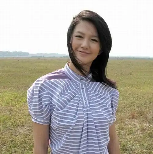 组图谭维维优雅娇羞凸显清纯明媚女人味道