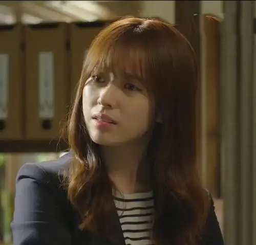 韩国电视剧《w两个世界》韩孝周剧照