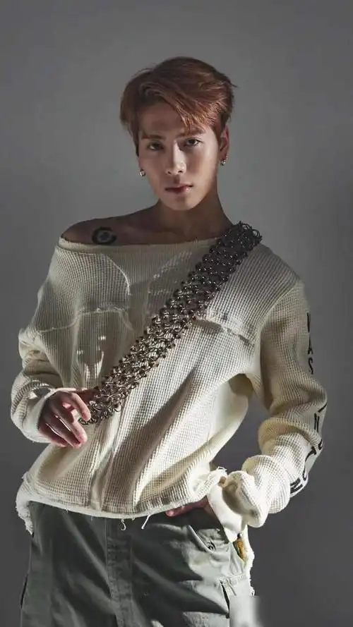 歌手王嘉尔帅气又自律来看多才多艺的帅哥照片