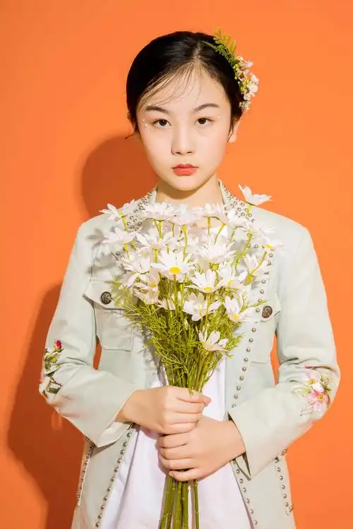 可爱的小姑娘,我12岁了!