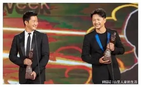 "戏妖"段奕宏:演疯子吓呆泰国民众,演军人看哭国人,他有多牛