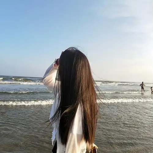 背影                  海边背影 文艺背影 蓝天下的背影