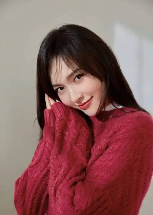 从演员到母亲的转变,唐嫣自称是猫妈.不知道罗晋是猫爸还是虎爸呢?