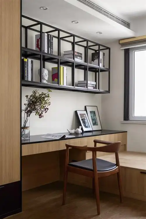 62平米书房床边书桌书柜组合效果图